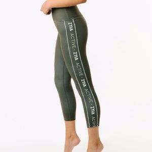 Zyia Light N Tight crop leggings